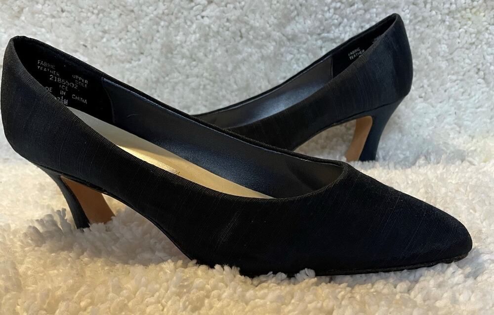 Capezio Black fabric Pumps Sz 7.5 EUC